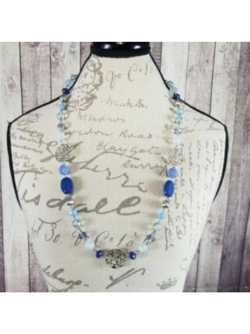Silver toned, multi-tone blue beaded necklace